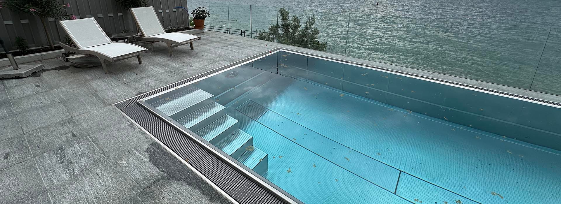 Construction piscine béton moins cher