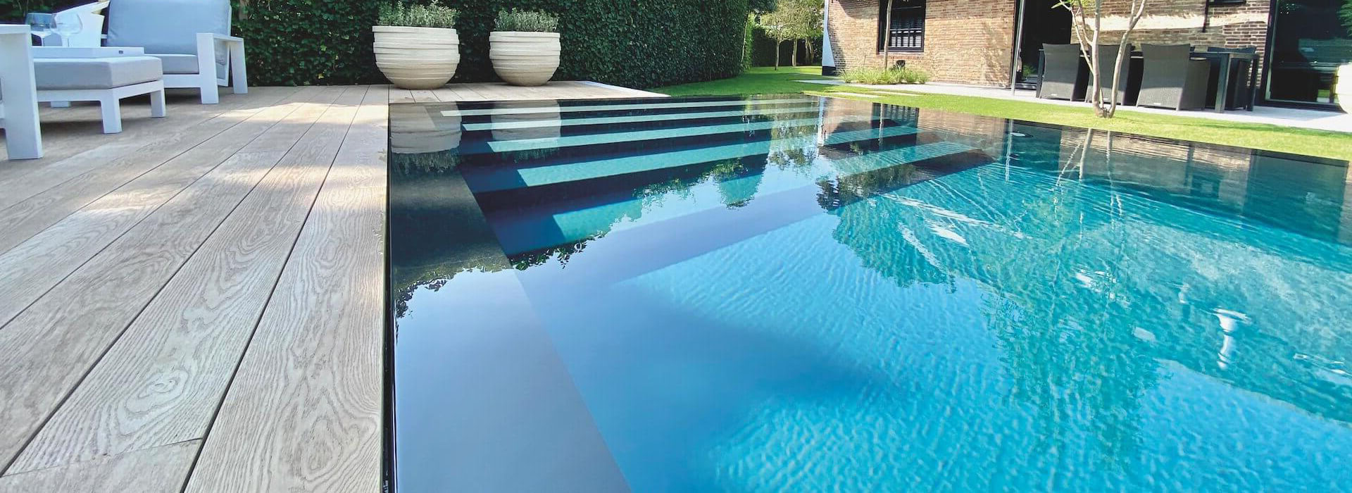 Piscine monobloc en polypropylène